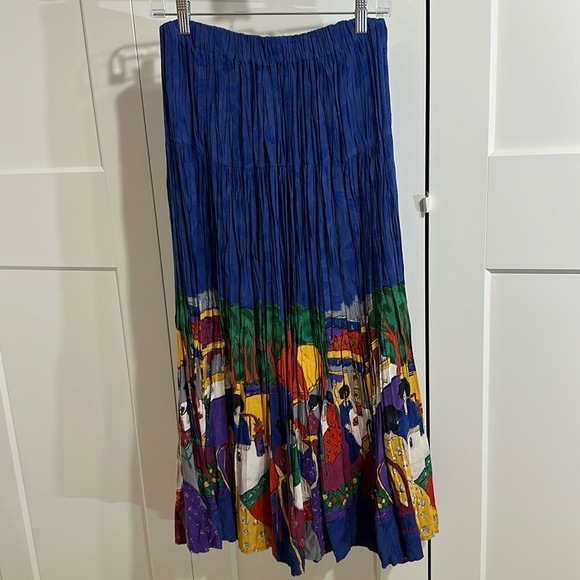 Vintage Skirt With “Cafe Setting” Lower Design that has Tons of Style - Picture 8 of 8